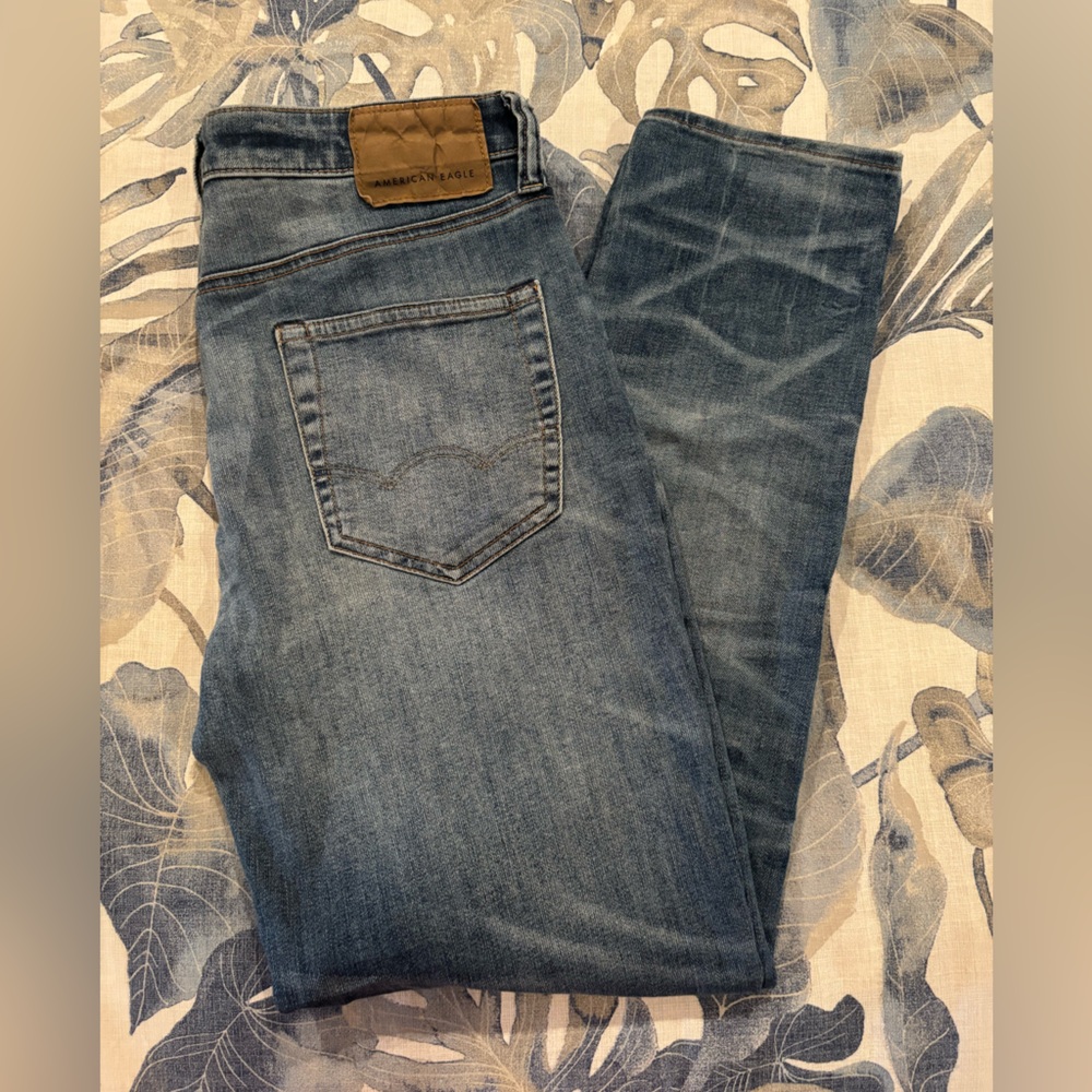 American Eagle jeans. Size 30w, 32l